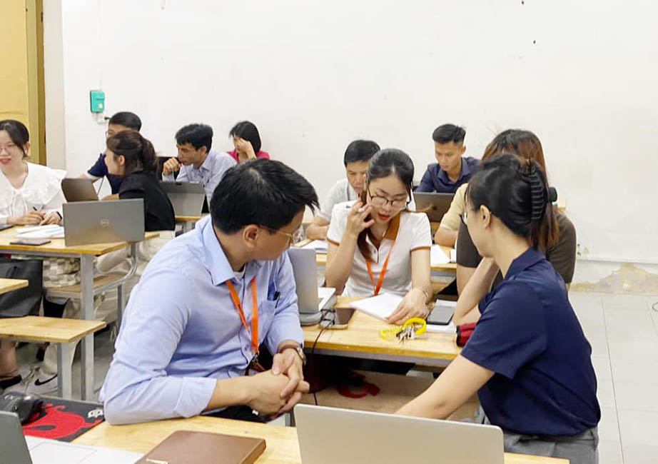 Đội ngũ giáo viên chất lượng tại trường THPT Lê Hồng Phong